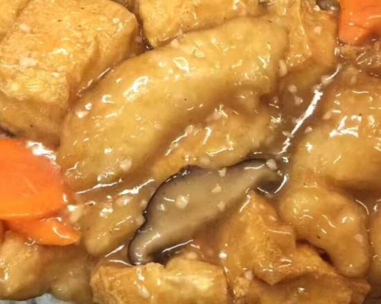 Q177. Fish with Bean Curd in Pot 斑腩豆腐煲